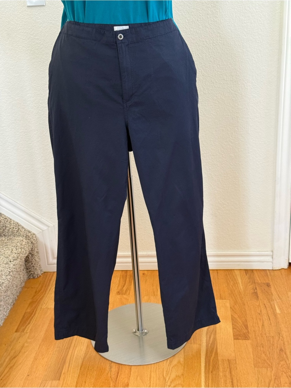 Chico's Navy Straight-Leg nylon/cotton blend pants size 16 (Chico’s size 3).